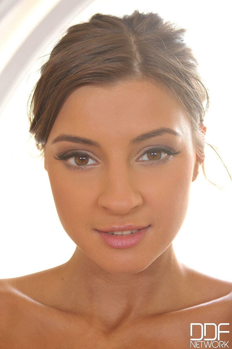 Екатерина, 25